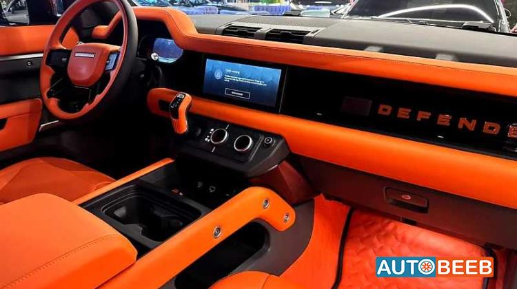Land Rover Defender 2023