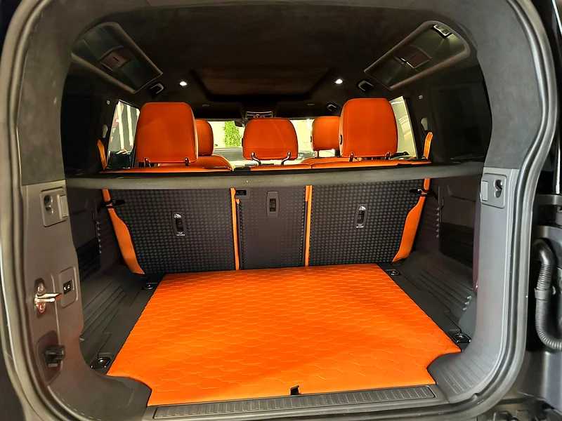 Land Rover Defender 2023