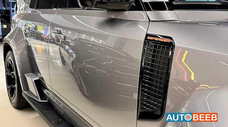 Land Rover Defender 2023