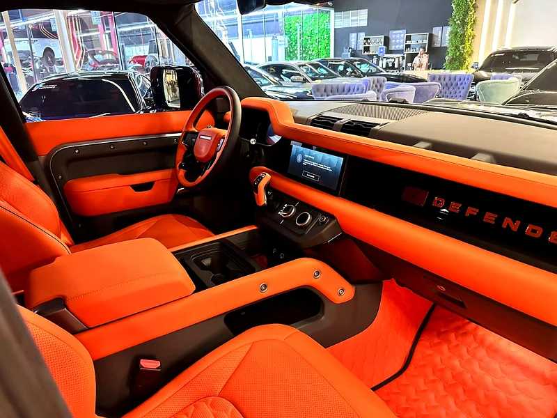 Land Rover Defender 2023