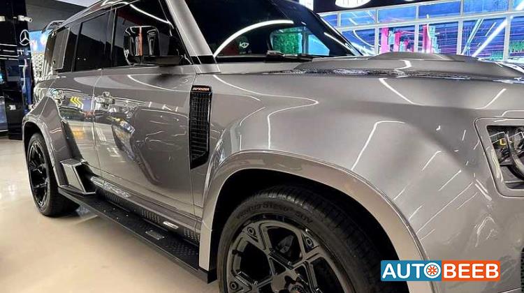 Land Rover Defender 2023