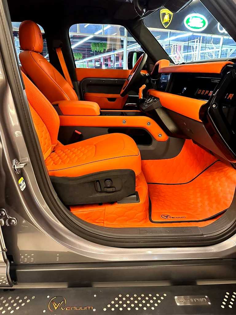 Land Rover Defender 2023