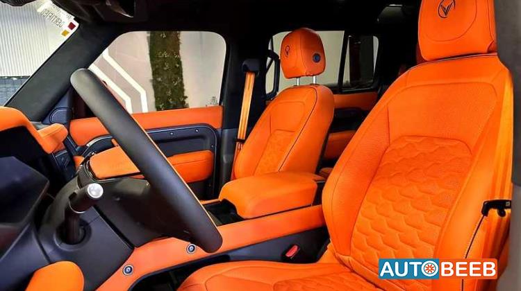 Land Rover Defender 2023