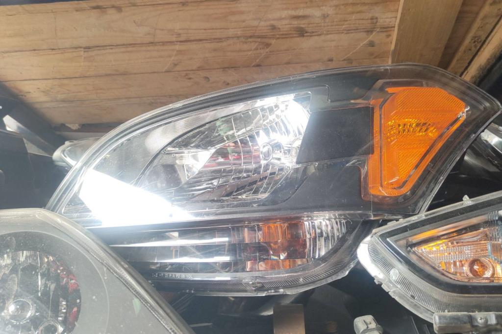 ضوء امامي شمال كيا سول 2008 2009 2010