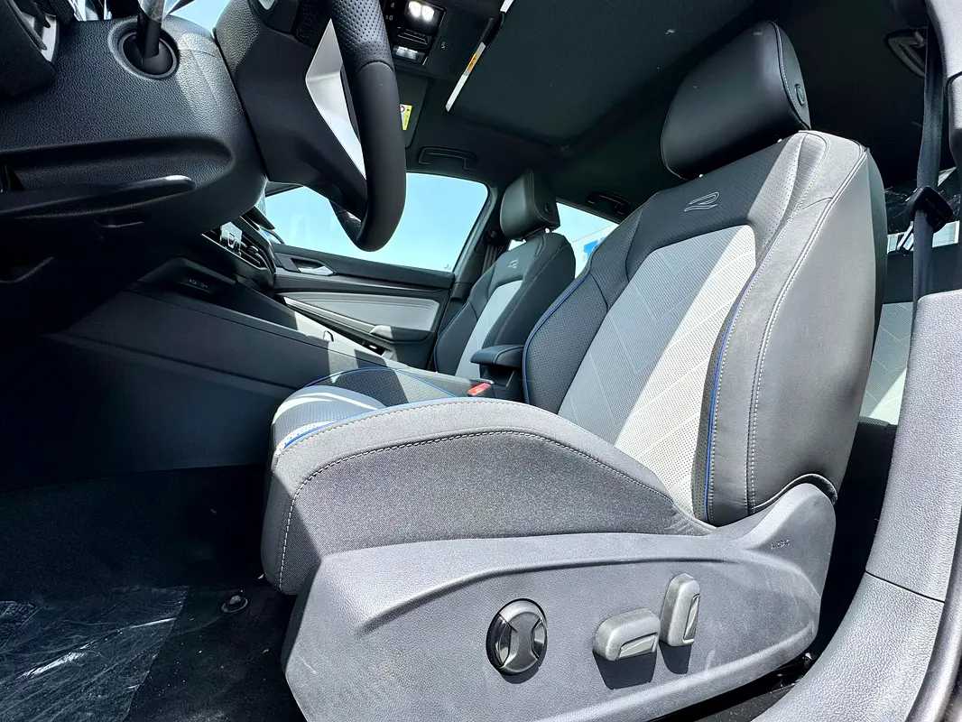 Volkswagen Golf 2025