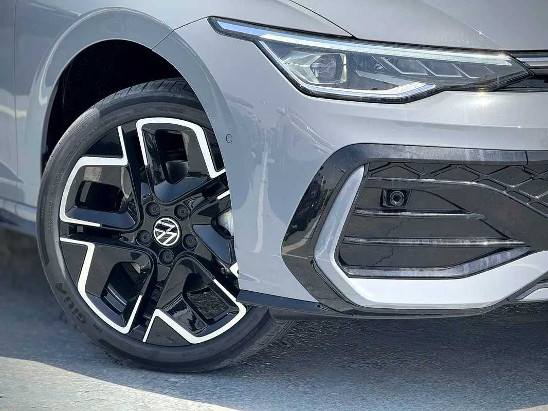 Volkswagen Golf 2025