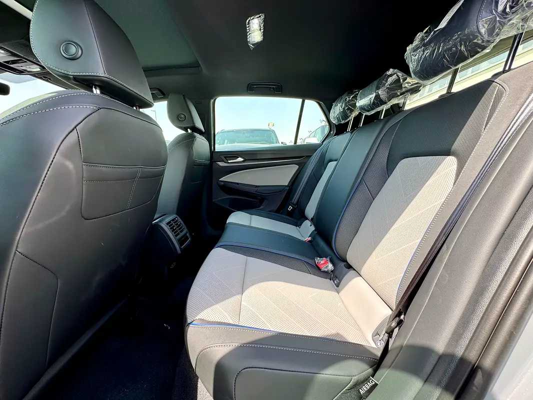 Volkswagen Golf 2025