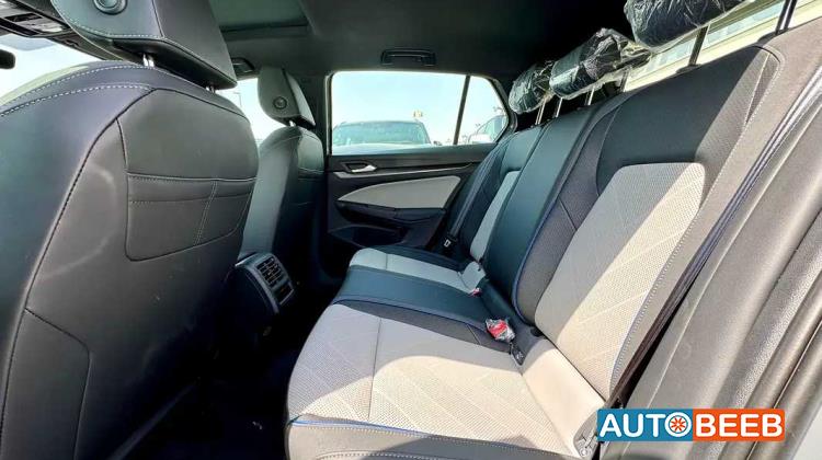 Volkswagen Golf 2025