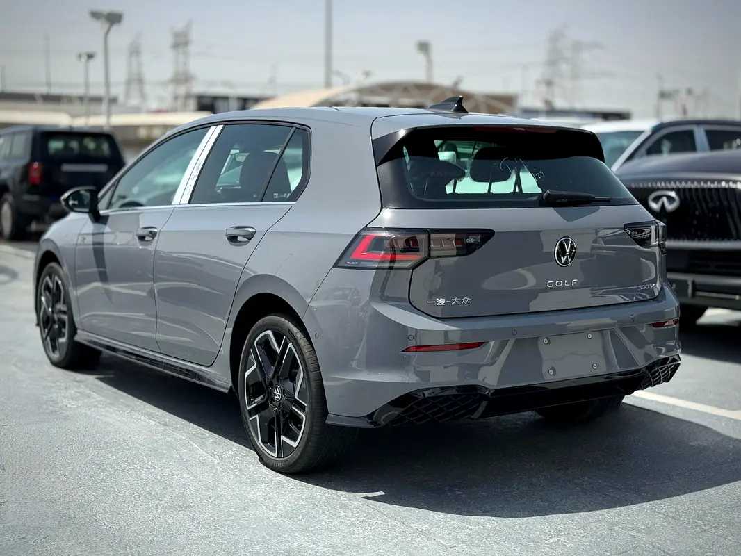 Volkswagen Golf 2025