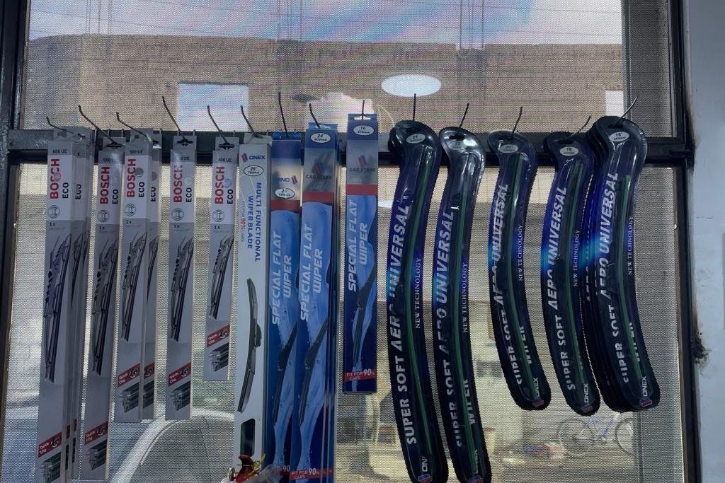 مساحات زجاج جميع السيارات هيونداي كيا تويوتا شيفروليه ميتسوبيشي 