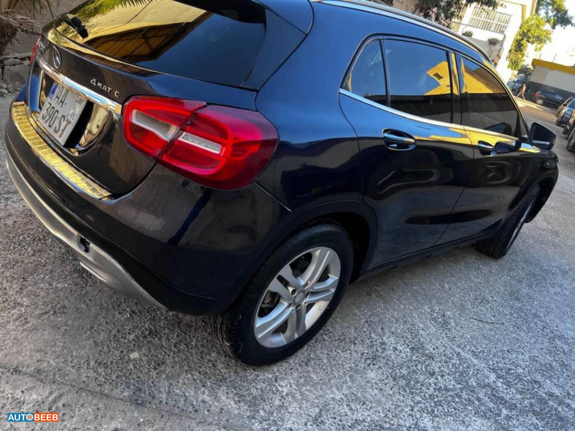 Mercedes Benz GLA250 2017