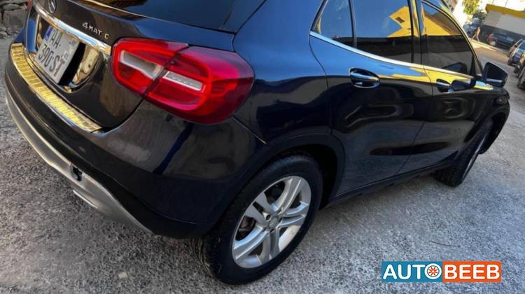 Mercedes Benz GLA250 2017