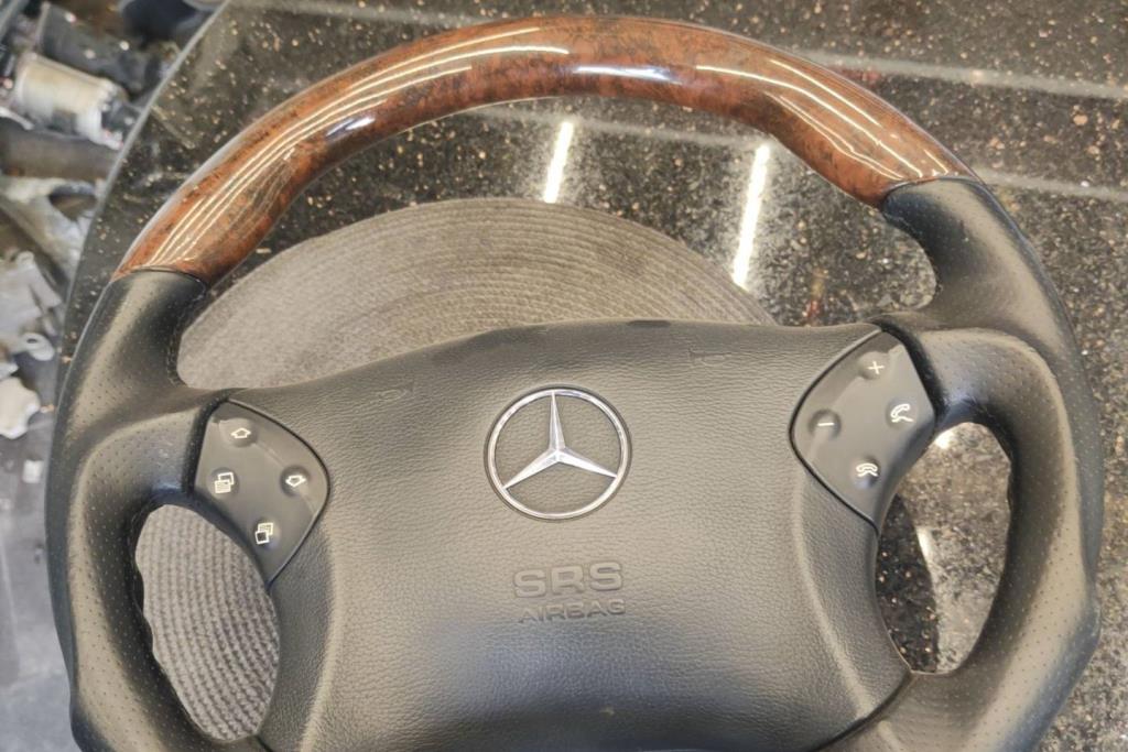 Cabin  Steering Wheel Mercedes Benz C200