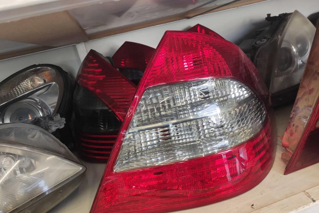 Lights Rear light Mercedes Benz E200