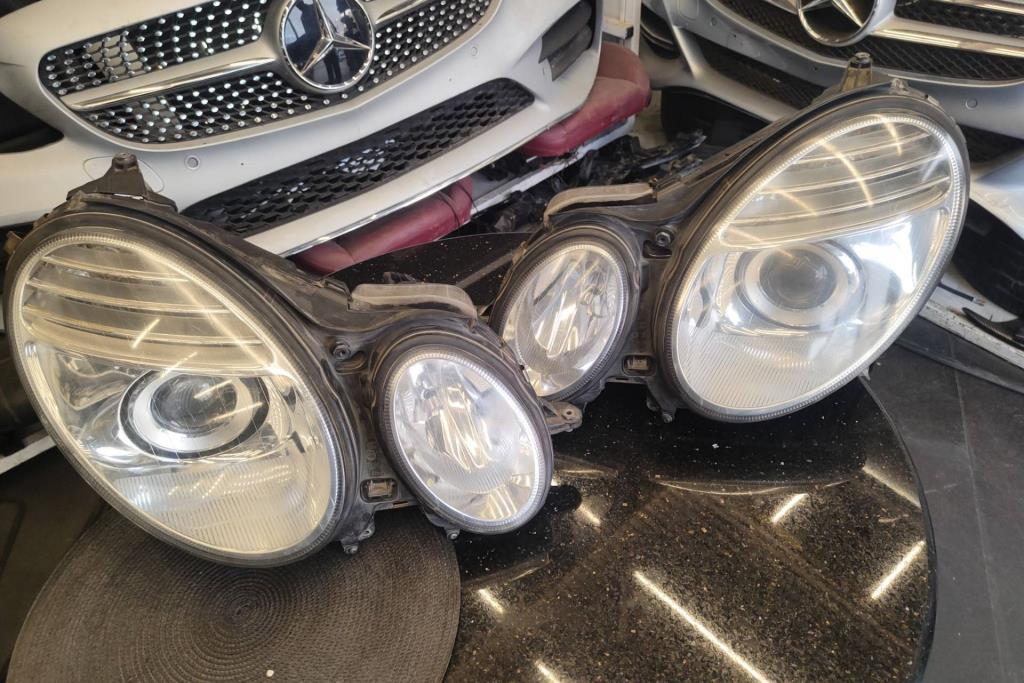 Lights Front light Mercedes Benz E200