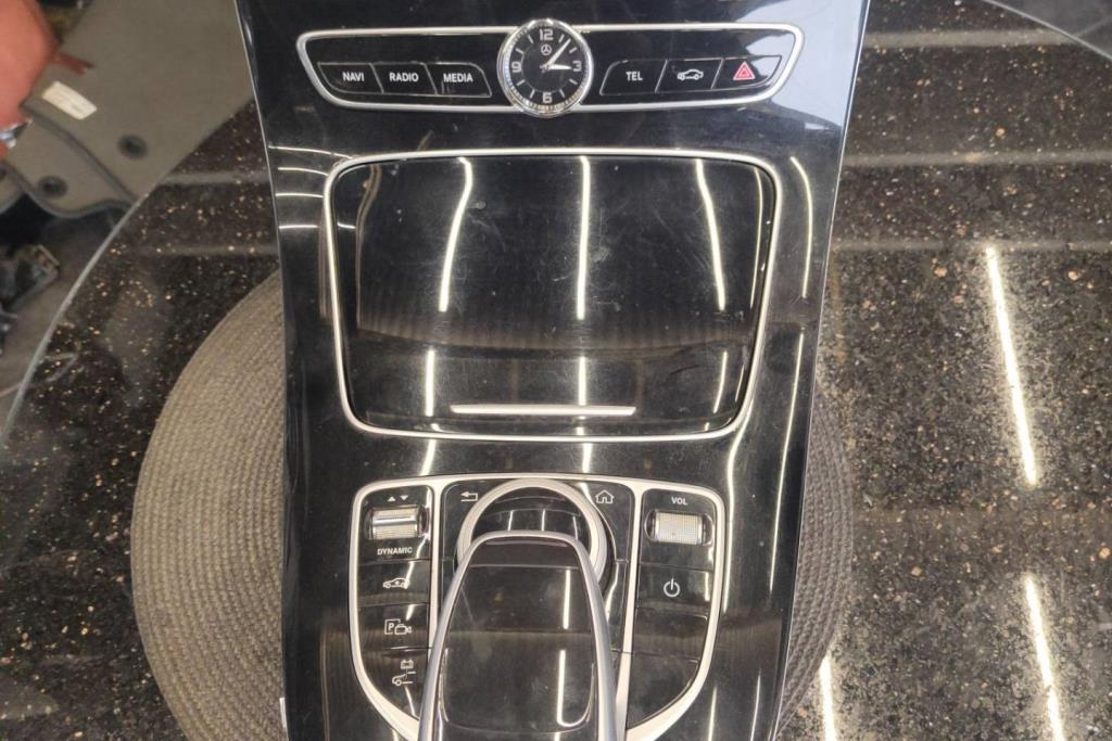 Cabin  Dashboard Mercedes Benz E200