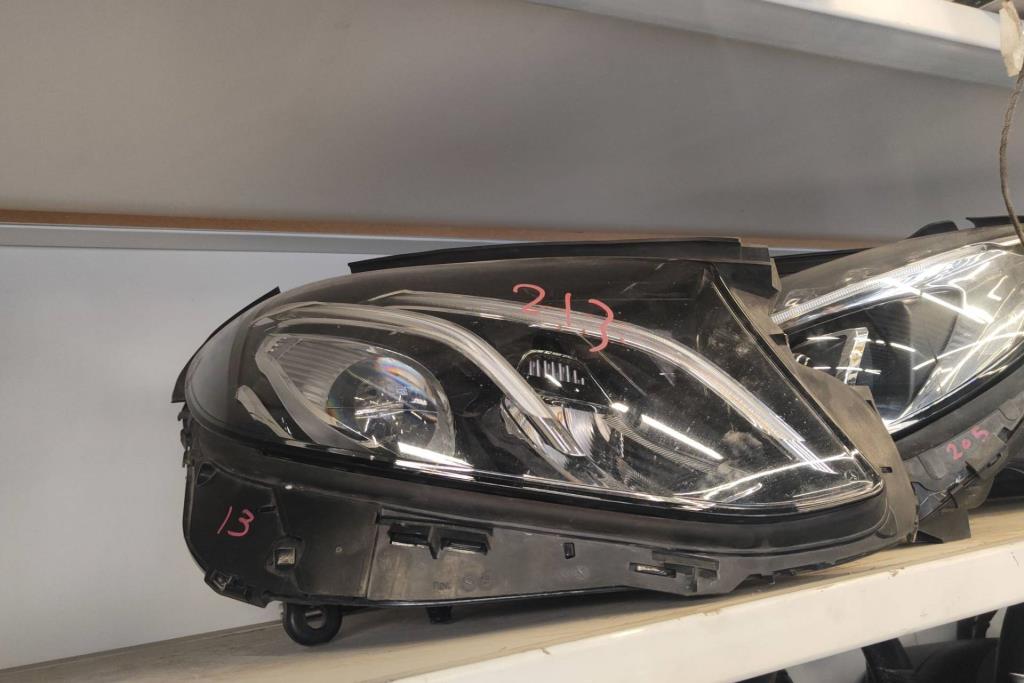Lights Front light Mercedes Benz E200