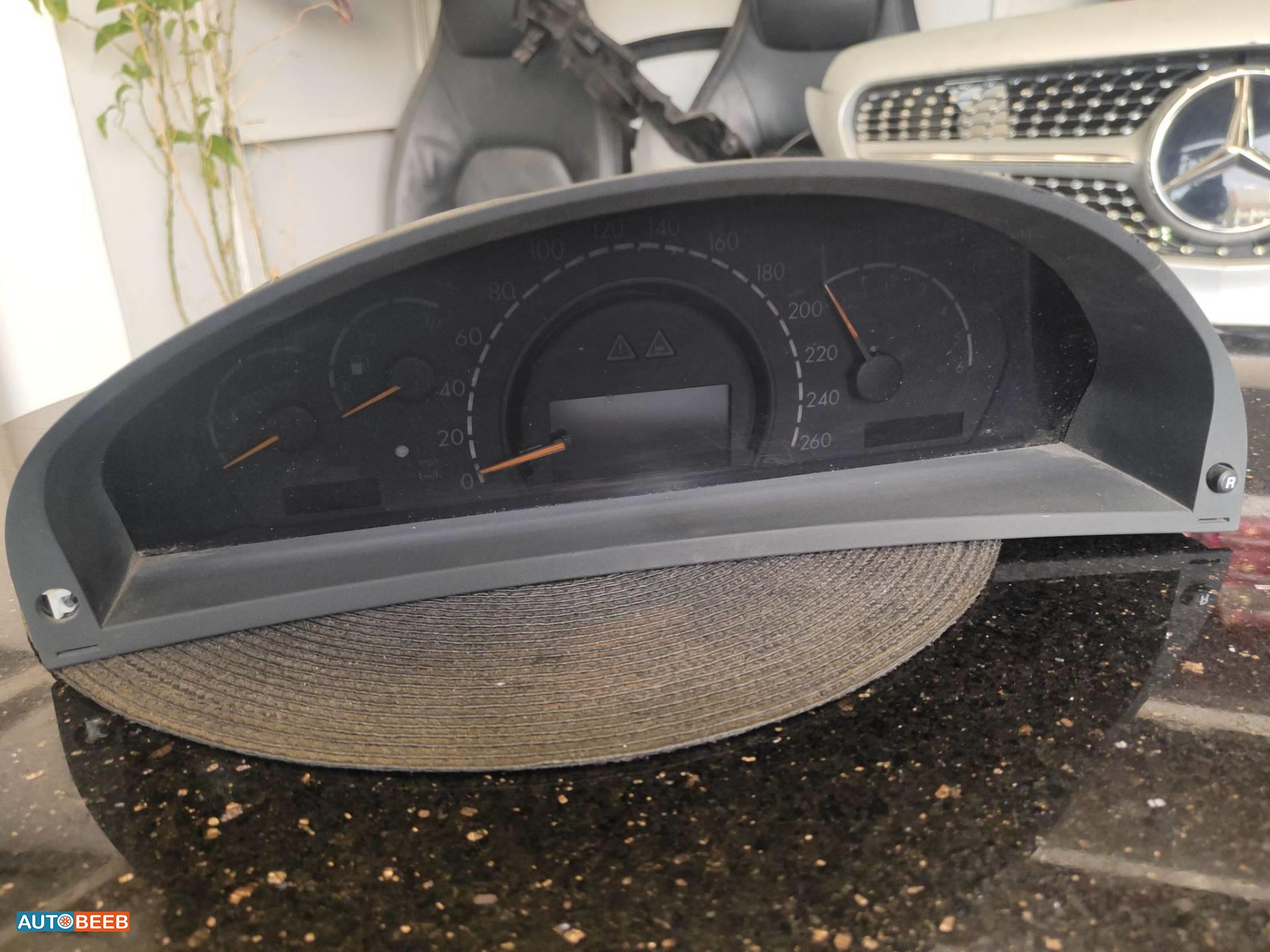 Cabin  Dashboard Mercedes Benz S350