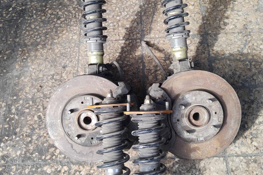  Shock Absorber Mitsubishi Lancer