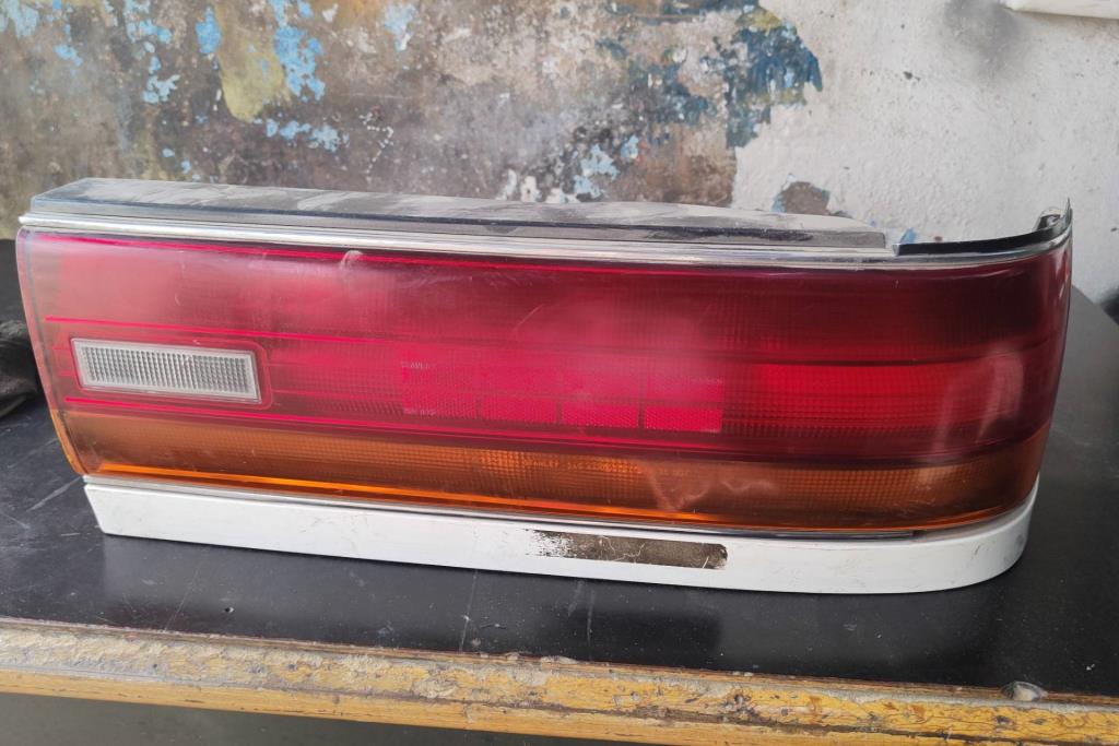 ضوء خلفي يمين شمال تويوتا كرسيدا 1991 1992