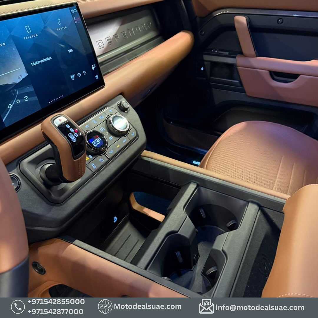 Land Rover Defender 2025