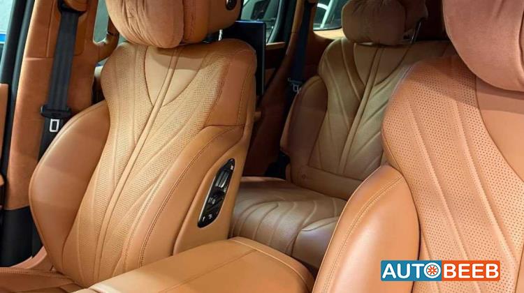 BYD Yangwang U8 2025