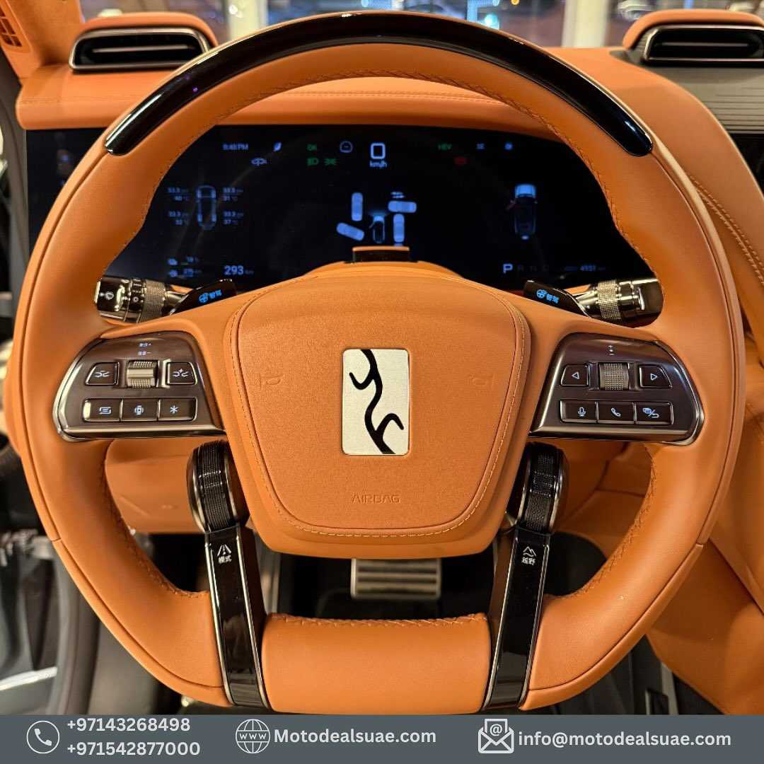 BYD Yangwang U8 2025