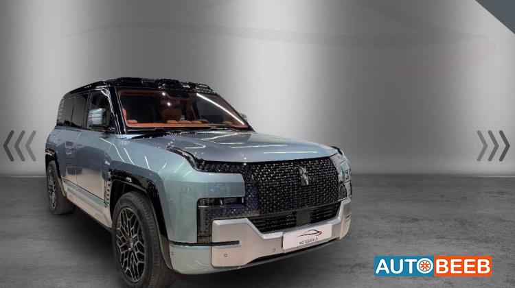 BYD Yangwang U8 2025