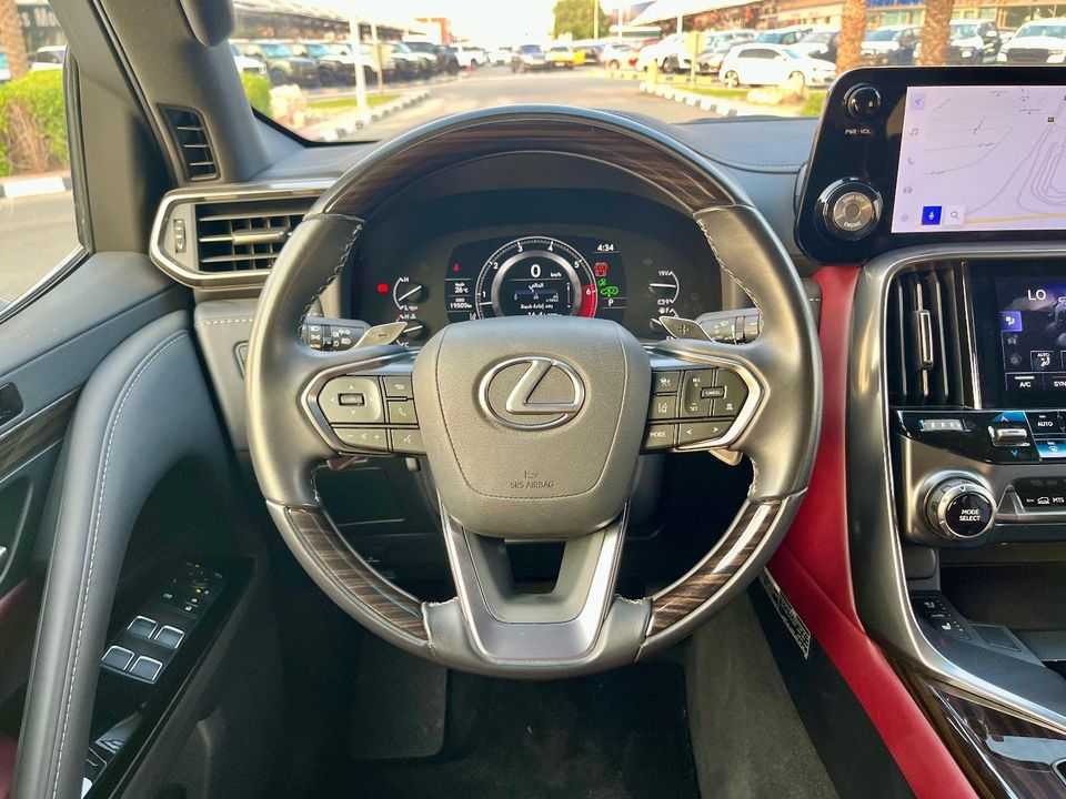Lexus LX600 2024