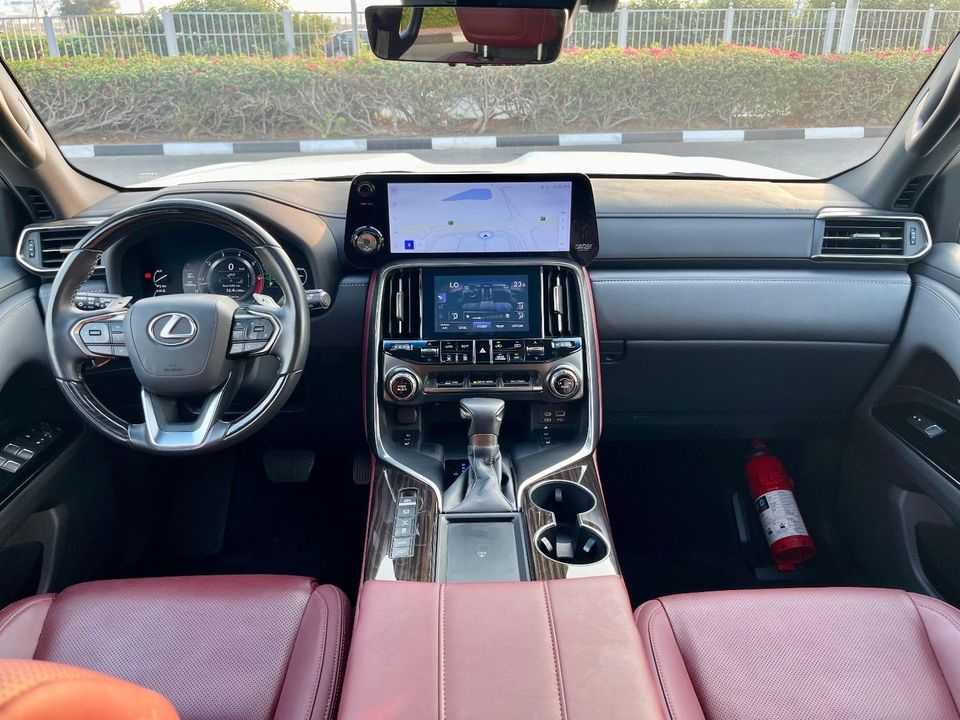 Lexus LX600 2024