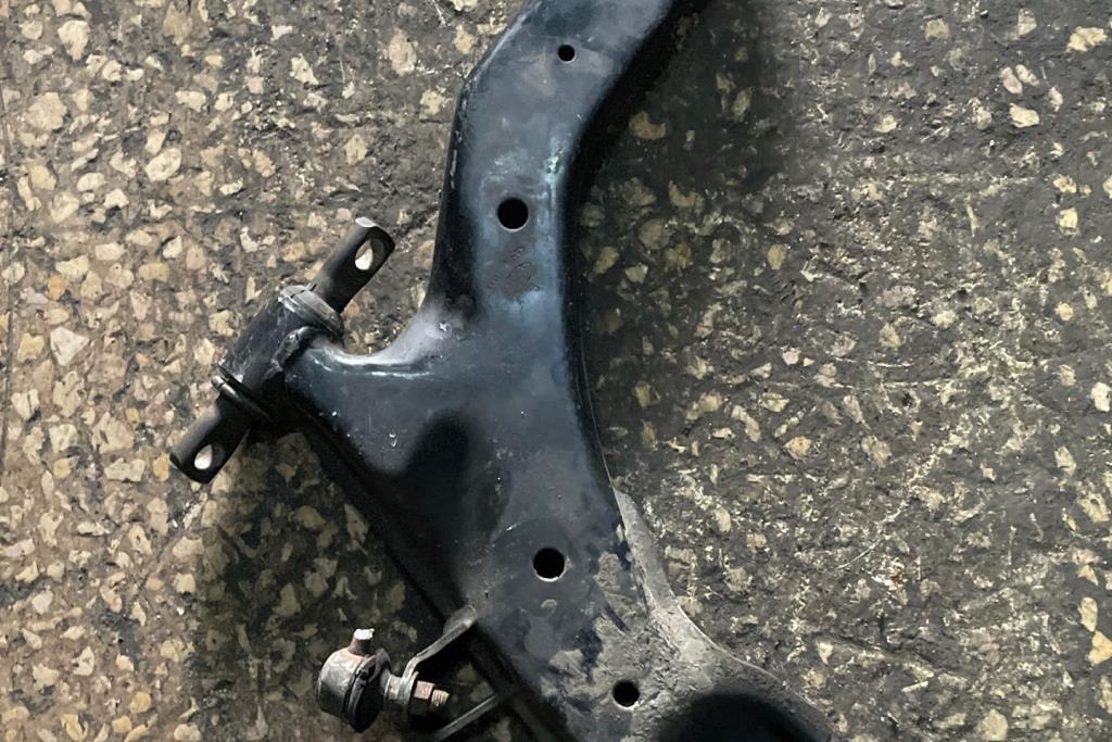 كفة عجل هيونداي افانتي xd 2001 2002 2003 2004 2005 2006