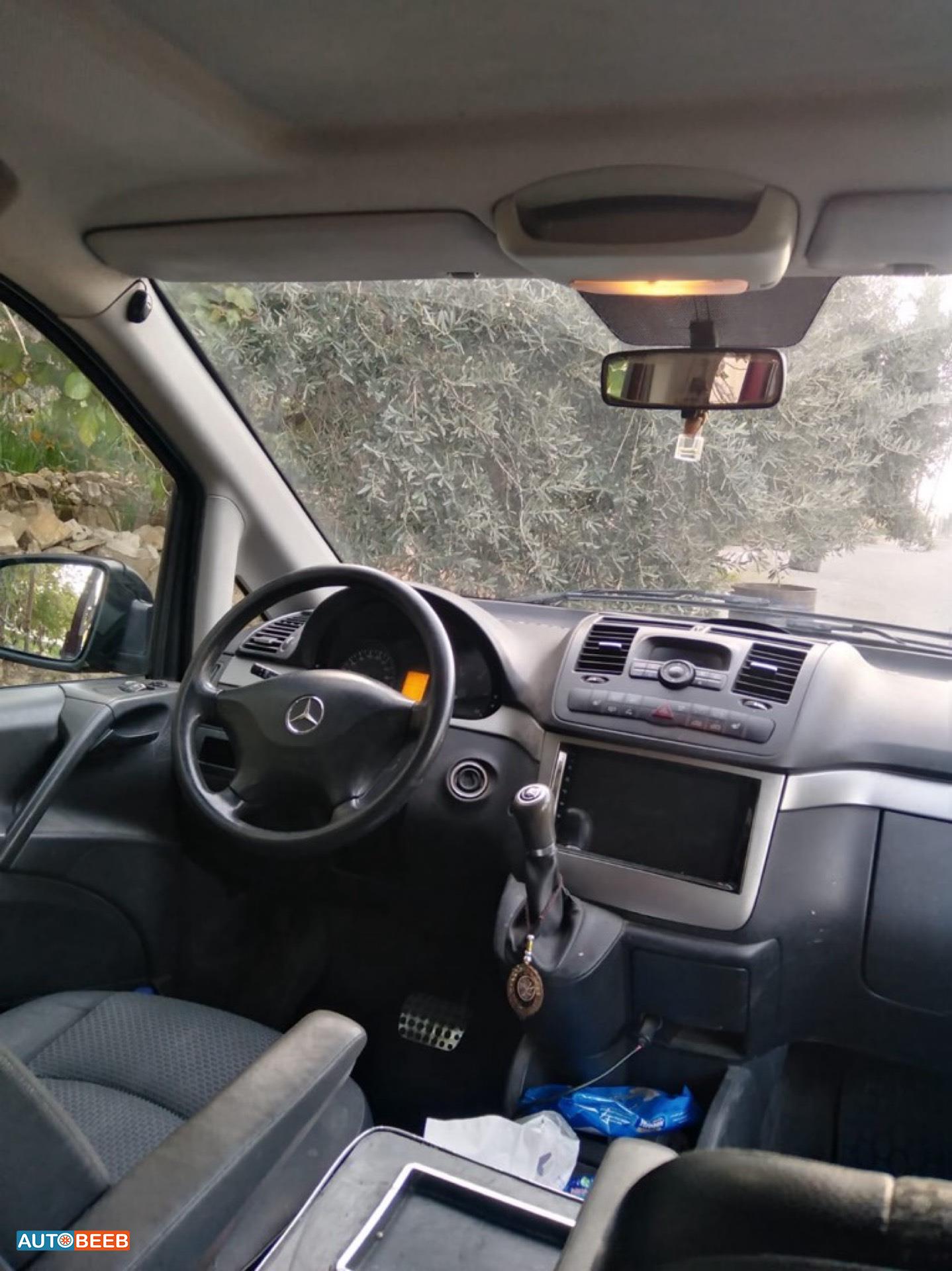 Minibus Mercedes Benz 2011