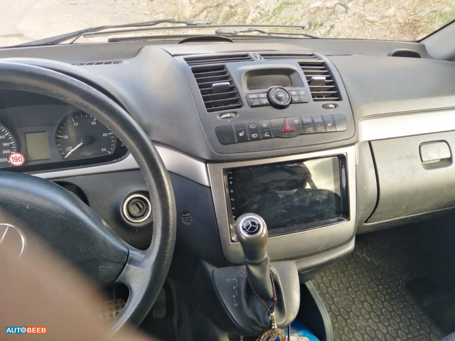 Minibus Mercedes Benz 2011