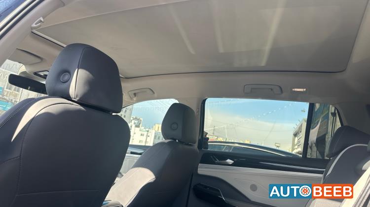 Volkswagen ID.6 2023