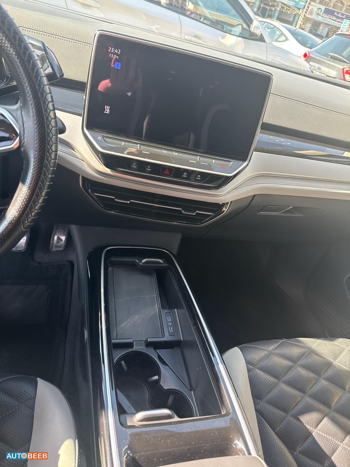 Volkswagen ID.6 2023