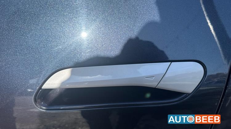 Volkswagen ID.6 2023