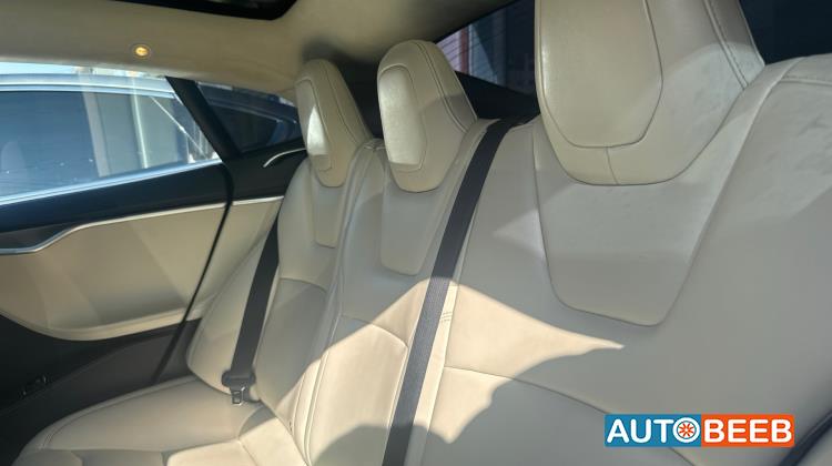 Tesla S 2017