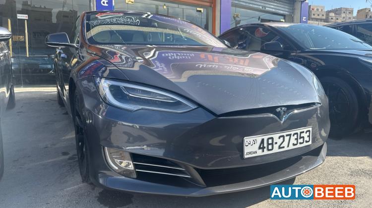 Tesla S 2017