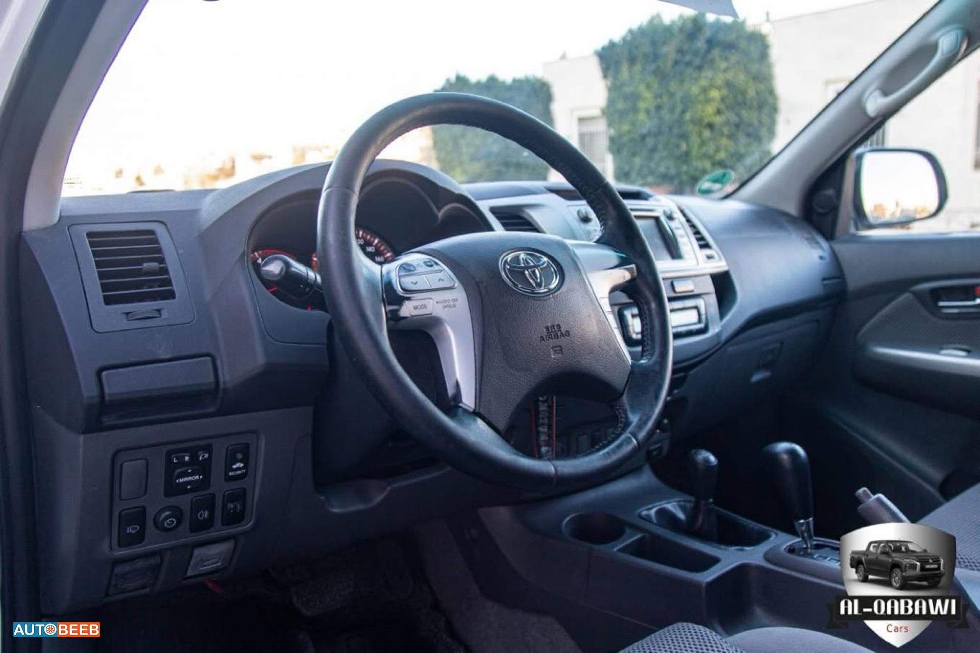 تويوتا هيلوكس 2012