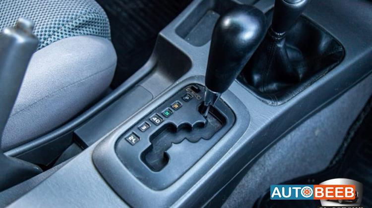 تويوتا هيلوكس 2012