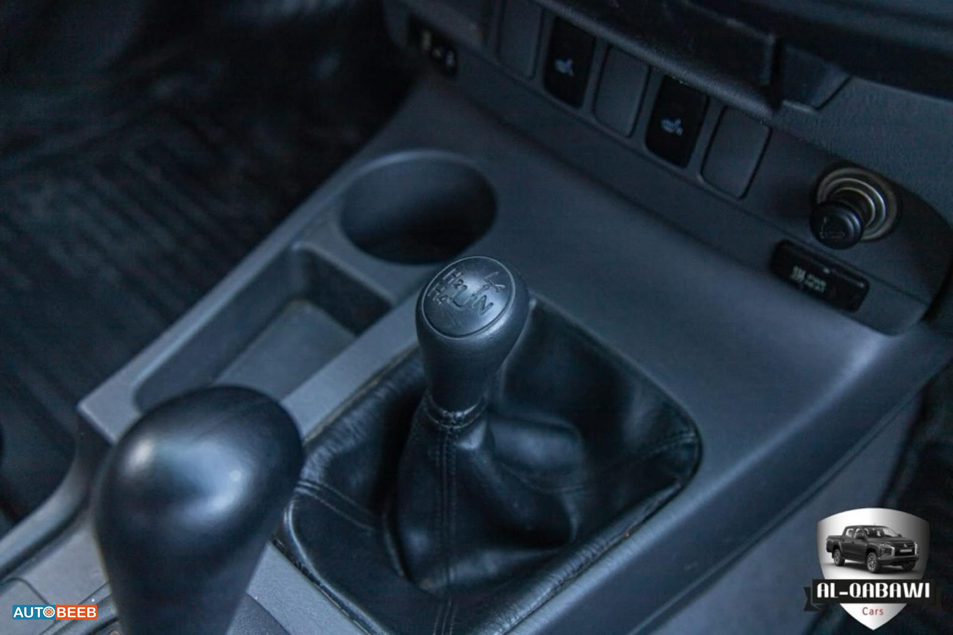 تويوتا هيلوكس 2012