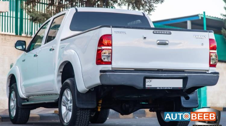 تويوتا هيلوكس 2012