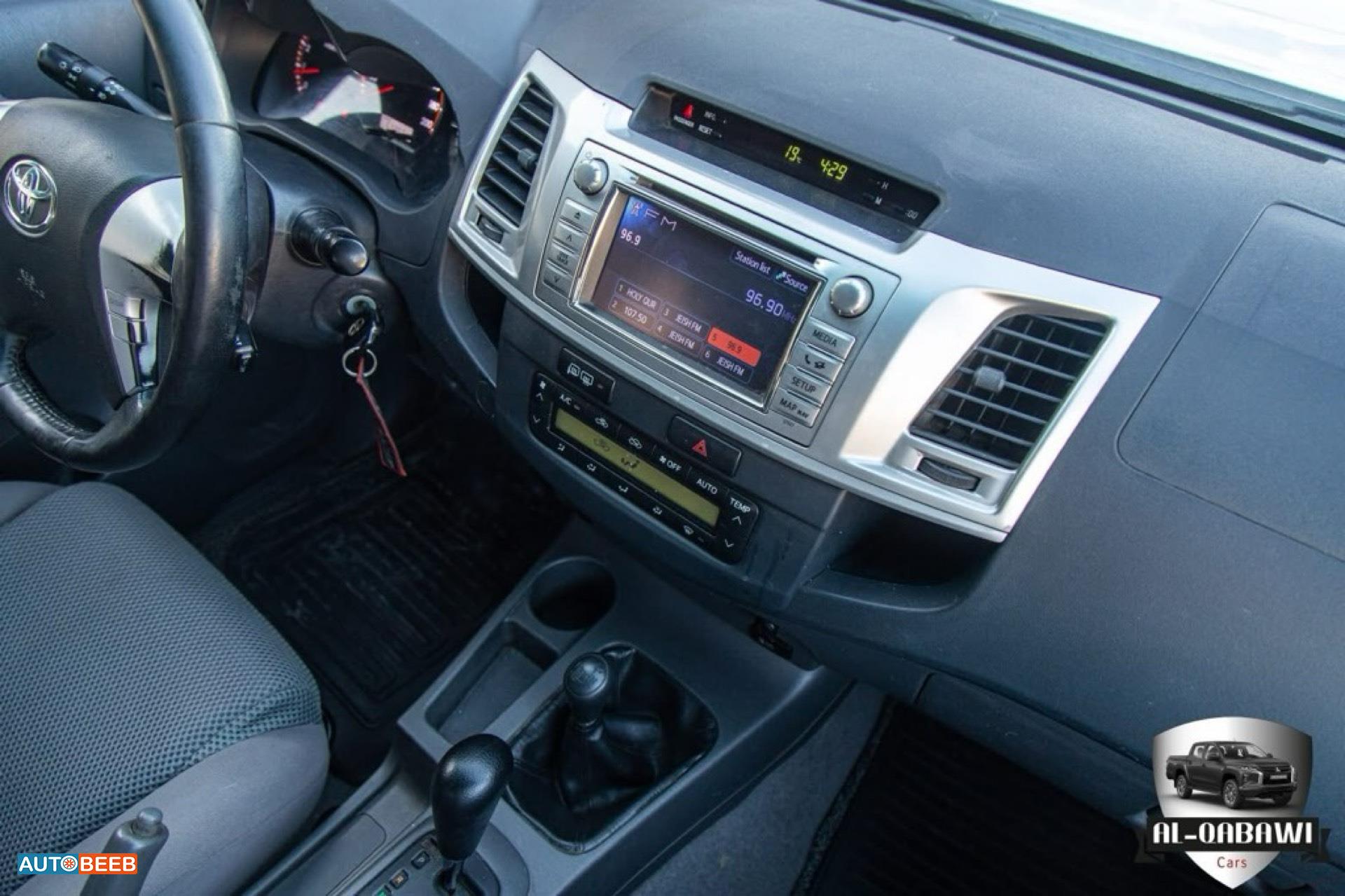 تويوتا هيلوكس 2012