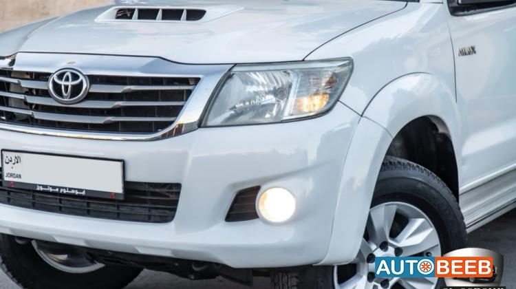 تويوتا هيلوكس 2012