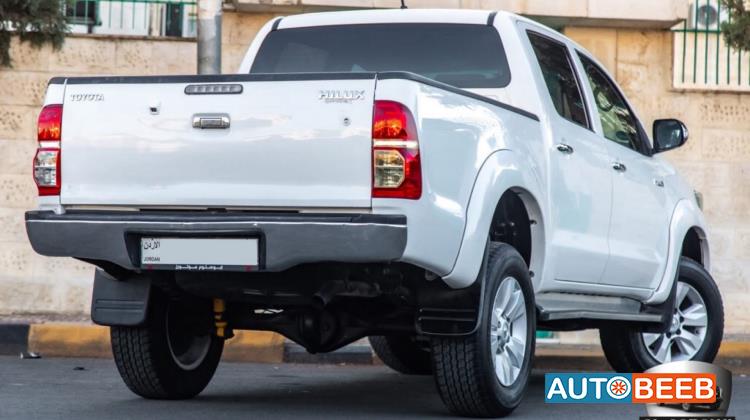 تويوتا هيلوكس 2012