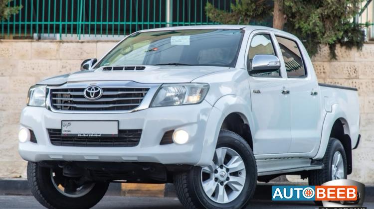 تويوتا هيلوكس 2012