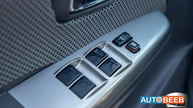 تويوتا هيلوكس 2012