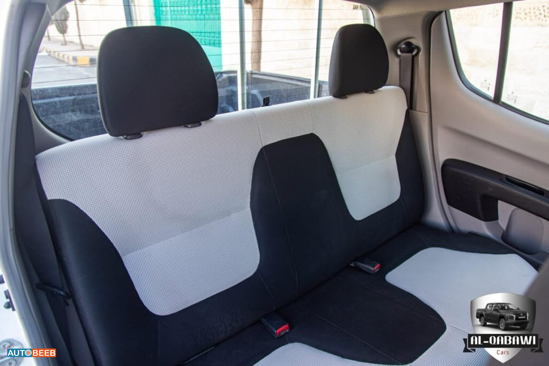 Mitsubishi L200 2015