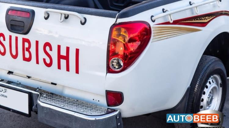 Mitsubishi L200 2015