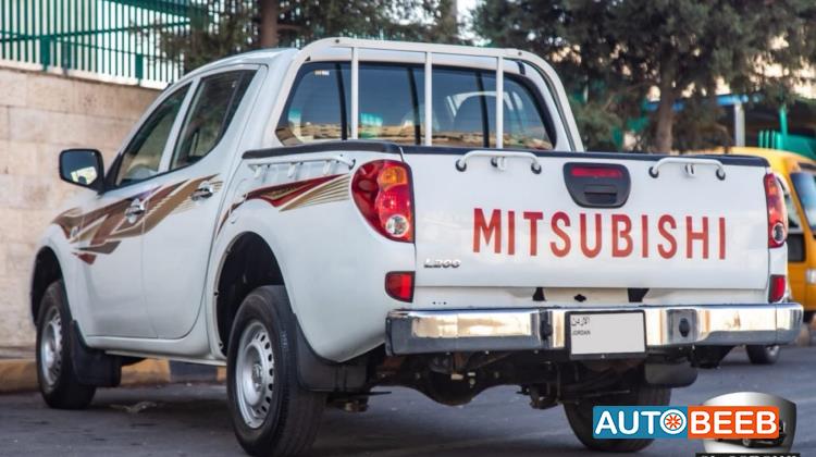 Mitsubishi L200 2015